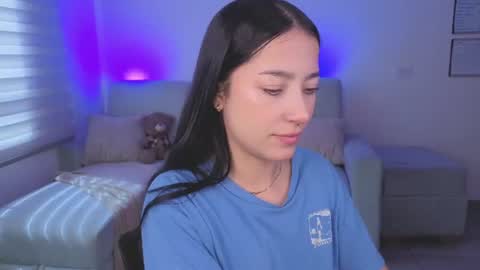 Snapshot of sophie_bbs chatting on 06-10-26, 03:00 Sophie online show from 06-10-26, 03:00