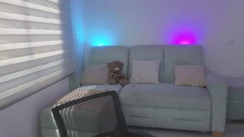 Snapshot of sophie_bbs chatting on 06-11-26, 04:27 Sophie online show from 06-11-26, 04:27