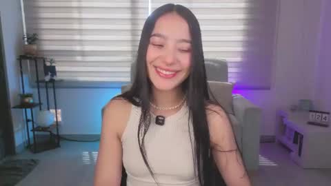 Snapshot of sophie_bbs chatting on 06-24-26, 04:39 Sophie online show from 06-24-26, 04:39