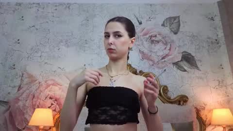 Snapshot of sophie_eloise chatting on 02-24-26, 06:44 Sophie online show from 02-24-26, 06:44