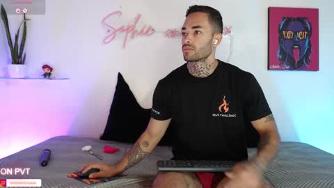 SOPHIE - FOXX online show from 10-23-25, 01:54