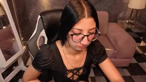 sophie_jones_b online show from 03-18-26, 12:52