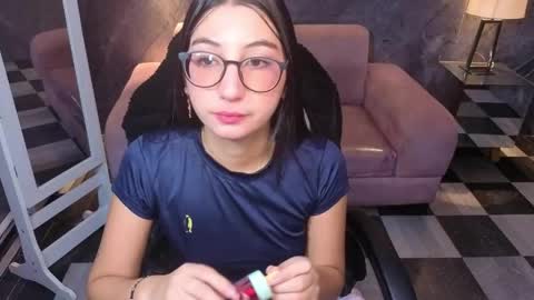 Snapshot of sophie_jones_b chatting on 06-04-26, 12:44 sophie_jones_b online show from 06-04-26, 12:44
