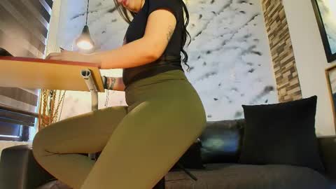 Sophie online show from 11-25-25, 12:38