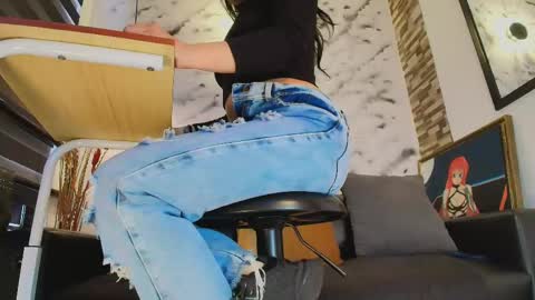 Sophie online show from 04-17-26, 01:36