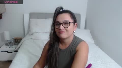 Sofa online show from 01-16-25, 03:23