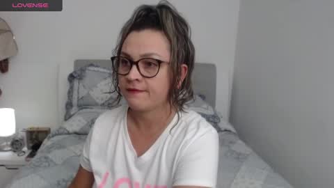 Sofa online show from 01-19-25, 03:29