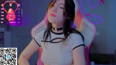 Snapshot of sophie_nomenal_ chatting on 02-18-26, 12:12 sophie_nomenal_ online show from 02-18-26, 12:12