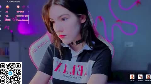 Snapshot of sophie_nomenal_ chatting on 03-19-26, 02:32 sophie_nomenal_ online show from 03-19-26, 02:32