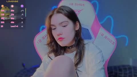 sophie_nomenal_ online show from 05-15-26, 11:01