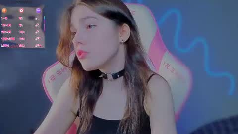 sophie_nomenal_ online show from 07-12-26, 10:23