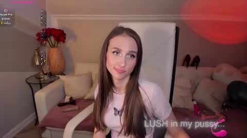 Snapshot of sophie_rocks chatting on 06-13-26, 10:35 Sophie online show from 06-13-26, 10:35
