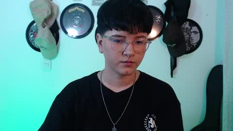 sophie_ross1 online show from 04-07-26, 12:55