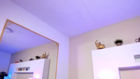 Snapshot of sophie_russell_ chatting on 11-27-25, 03:52 sophie russell online show from 11-27-25, 03:52