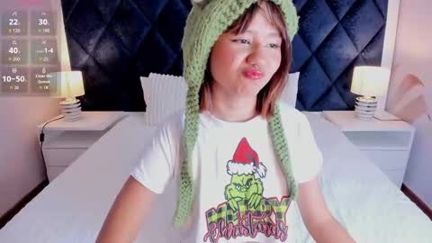 Sophie Smitt  online show from 12-23-25, 02:20