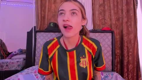 Sophie online show from 06-28-26, 05:30