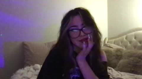 Snapshot of sophiebellexo chatting on 11-16-25, 03:12 Sophie Belle online show from 11-16-25, 03:12