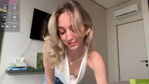 sophiebelll online show from 11-23-25, 11:21