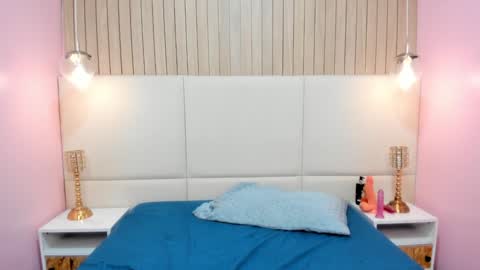 Snapshot of sophiebenson_ chatting on 01-18-25, 05:41 Sophie online show from 01-18-25, 05:41