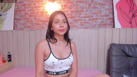 Snapshot of sophiebenson_ chatting on 01-28-25, 03:14 Sophie online show from 01-28-25, 03:14