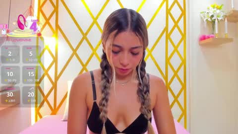 Snapshot of sophiebenson_ chatting on 04-11-26, 12:31 Sophie online show from 04-11-26, 12:31