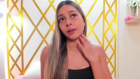 Snapshot of sophiebenson_ chatting on 04-17-26, 01:14 Sophie online show from 04-17-26, 01:14