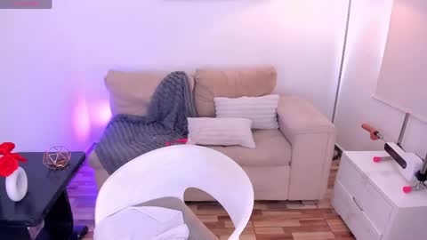 Sophie online show from 05-09-26, 08:25
