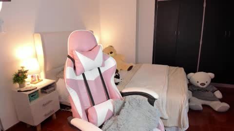 Snapshot of sophiecornett chatting on 01-07-26, 09:45 online show from 01-07-26, 09:45