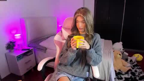 Snapshot of sophiecornett chatting on 01-14-26, 02:33 online show from 01-14-26, 02:33