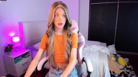 Snapshot of sophiecornett chatting on 01-16-26, 08:40 online show from 01-16-26, 08:40