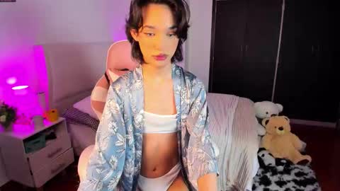 Snapshot of sophiecornett chatting on 03-19-26, 08:18 online show from 03-19-26, 08:18