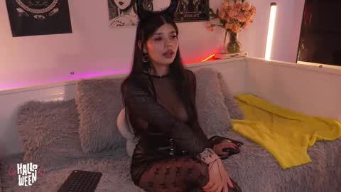 Sophiee  online show from 10-29-25, 09:27