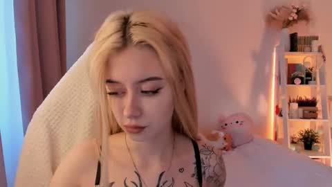 Sophie  online show from 03-09-25, 05:44