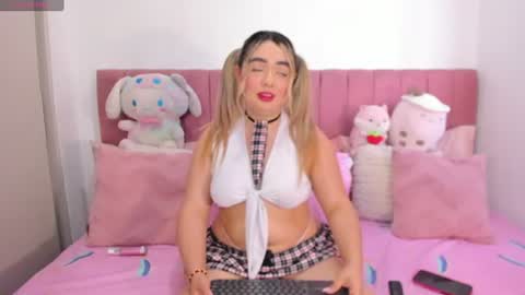Snapshot of sophiee_rosee chatting on 07-08-26, 05:17 sophiee rosee online show from 07-08-26, 05:17