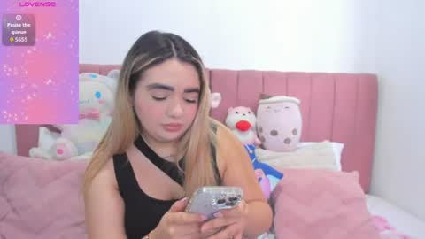Snapshot of sophiee_rosee chatting on 07-26-26, 08:49 sophiee rosee online show from 07-26-26, 08:49