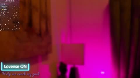Snapshot of sophiee_smith chatting on 01-08-25, 10:37 Sophie online show from 01-08-25, 10:37