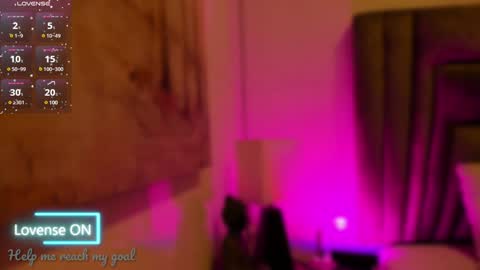 Snapshot of sophiee_smith chatting on 02-08-25, 10:29 Sophie online show from 02-08-25, 10:29