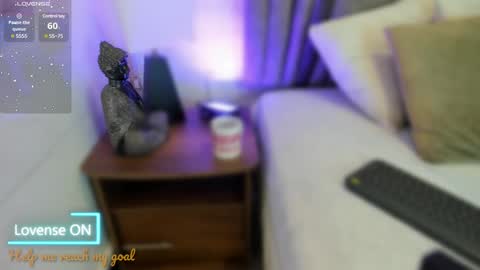 Snapshot of sophiee_smith chatting on 02-17-25, 11:44 Sophie online show from 02-17-25, 11:44
