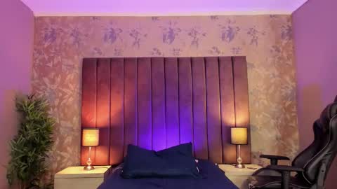 Sofa  online show from 04-04-26, 01:19