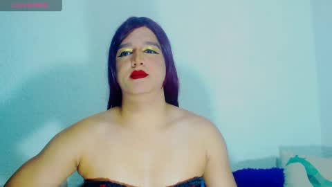 sophiehillsxo online show from 05-12-26, 06:32