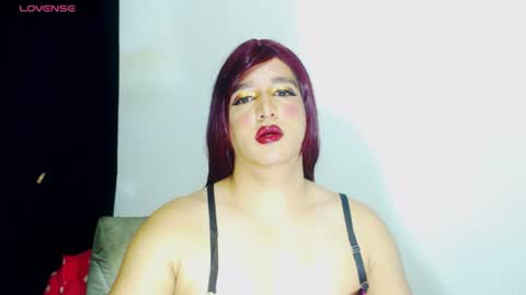 Snapshot of sophiehillsxo chatting on 06-13-26, 05:55 sophiehillsxo online show from 06-13-26, 05:55