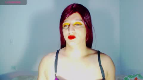 Snapshot of sophiehillsxo chatting on 07-16-26, 05:13 sophiehillsxo online show from 07-16-26, 05:13