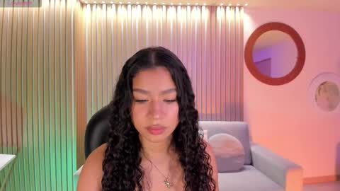 Sophie Houston online show from 10-11-25, 05:39