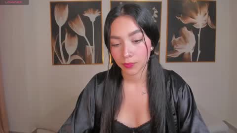 Sophie online show from 05-24-26, 05:40