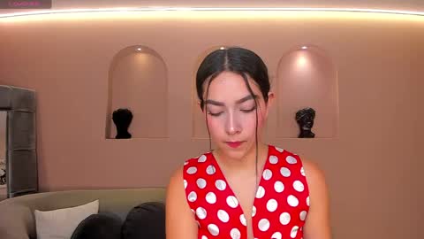 Sophie online show from 05-25-26, 07:53