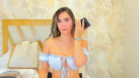 Sophie online show from 06-02-26, 01:57