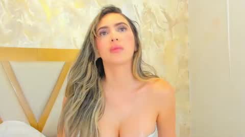 Snapshot of sophiekozlov chatting on 06-14-26, 02:30 Sophie online show from 06-14-26, 02:30