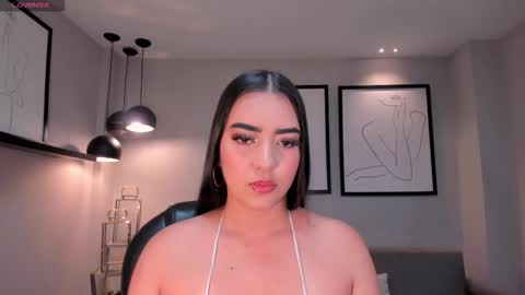 Sophie online show from 12-23-25, 03:59