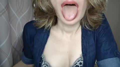 Sophiemisss online show from 03-11-26, 09:37