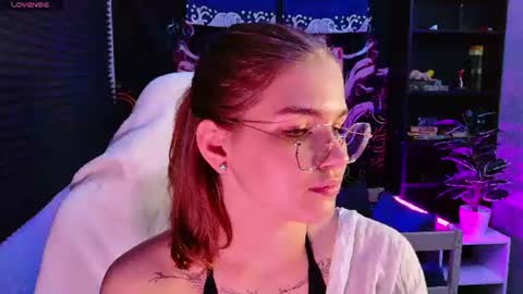 Sophie online show from 07-19-26, 08:12